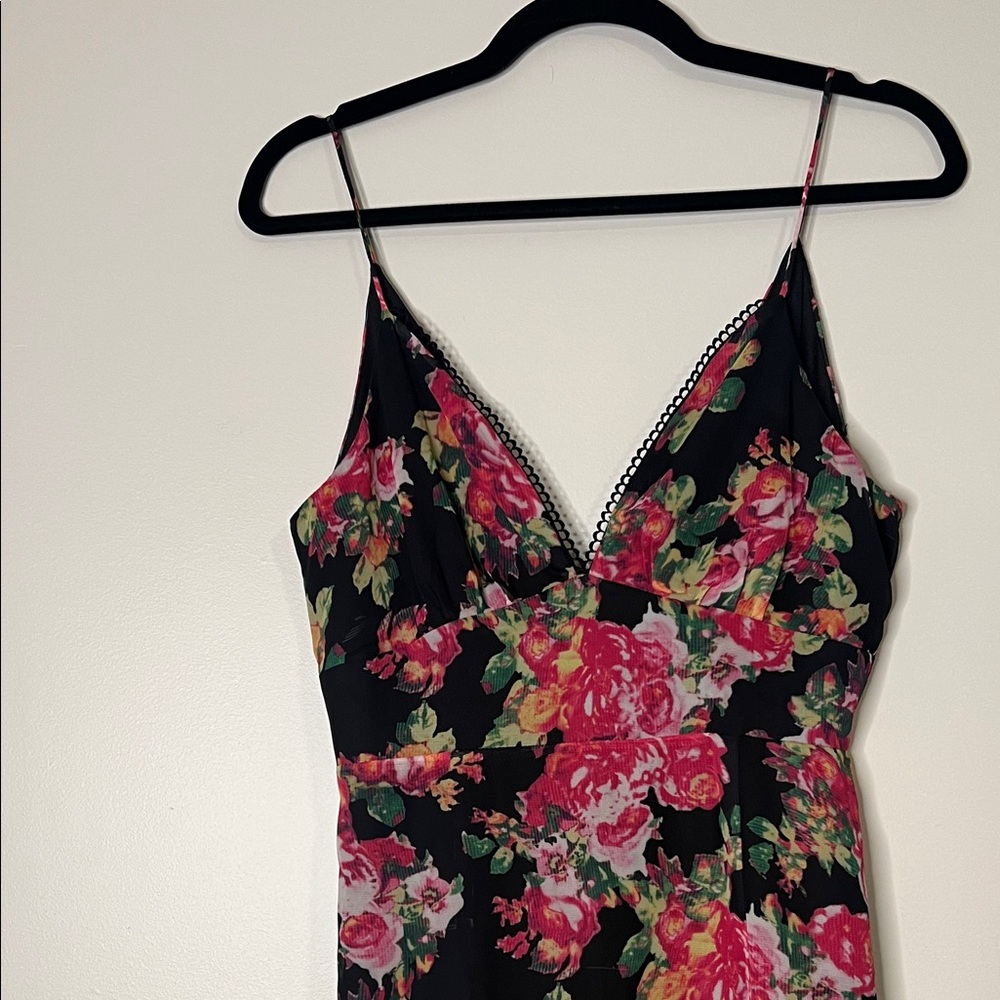 Floral V-Neck Ruffle Dress midi dress with fitted waistline and bustier red pink - Picture 3 of 7